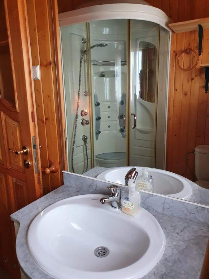 Cabana De Madera Especial Y Acogedora Cardenete Exteriör bild