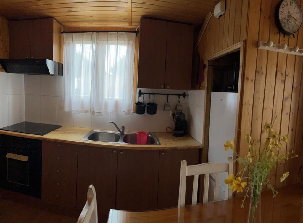 Cabana De Madera Especial Y Acogedora Cardenete Exteriör bild