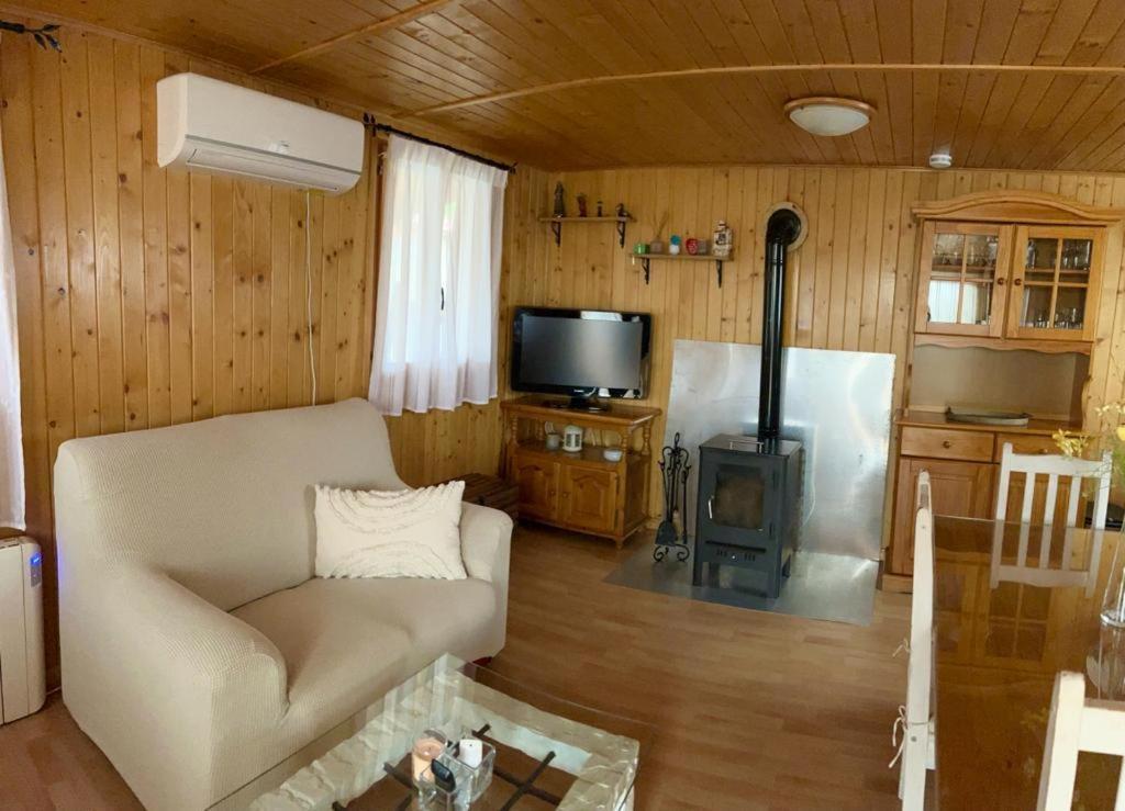 Cabana De Madera Especial Y Acogedora Cardenete Exteriör bild