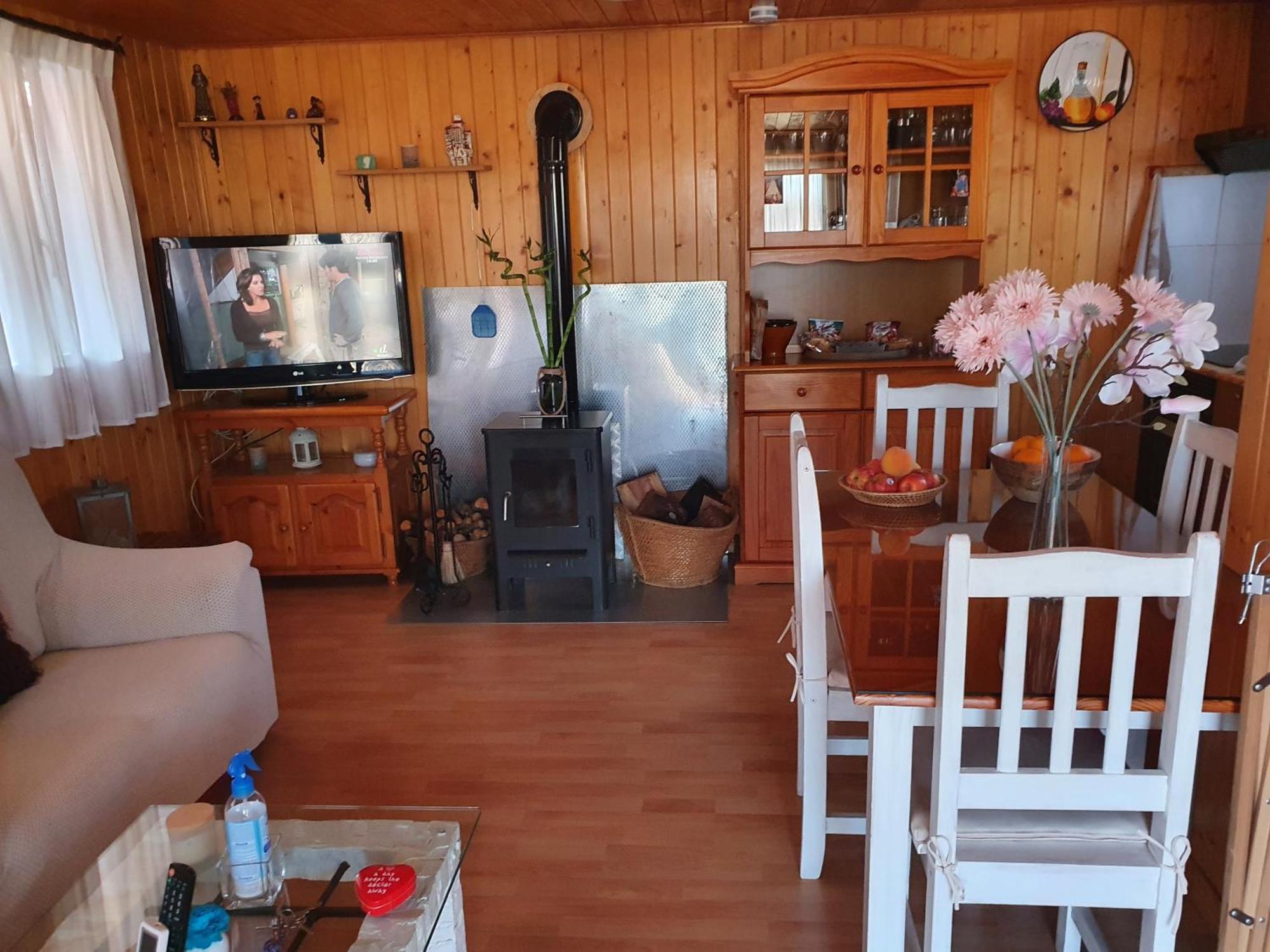 Cabana De Madera Especial Y Acogedora Cardenete Exteriör bild