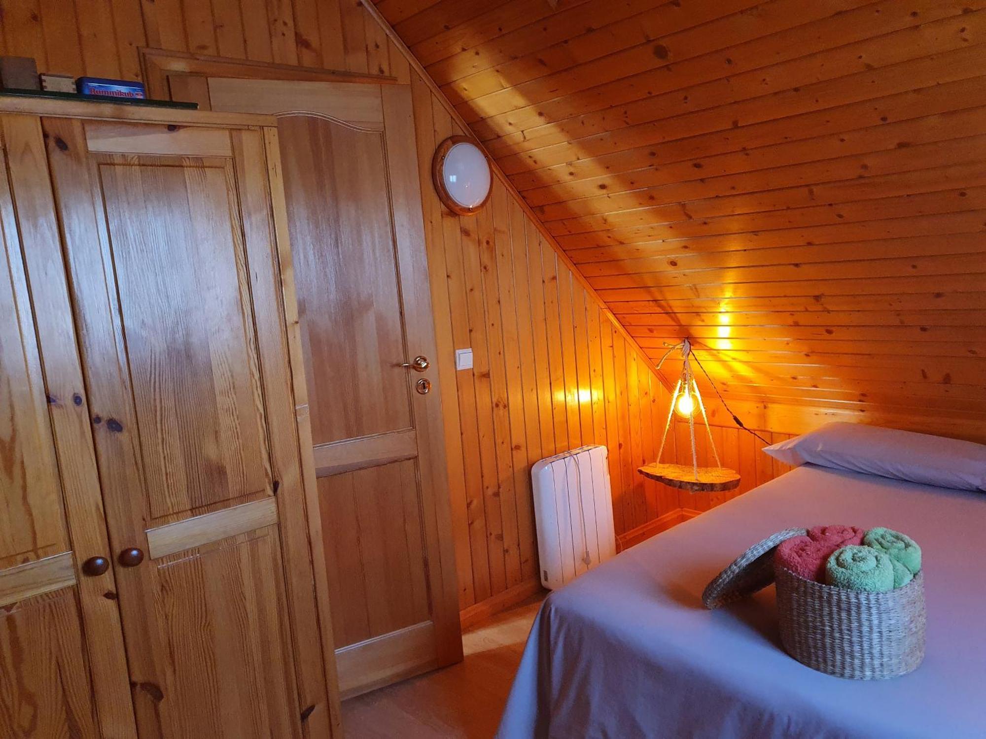 Cabana De Madera Especial Y Acogedora Cardenete Exteriör bild